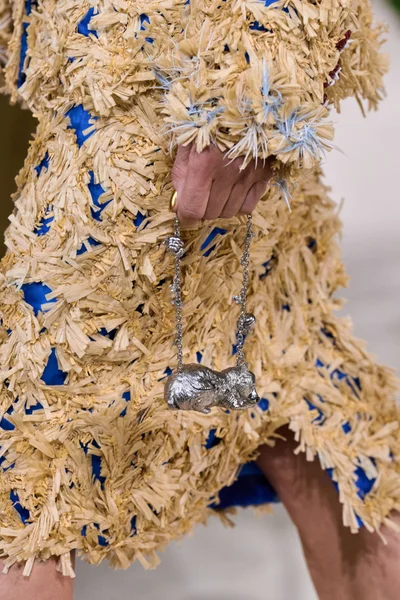 Look 30